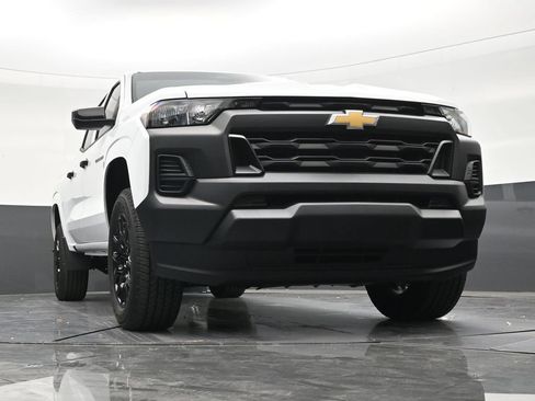 Used 2026 Chevrolet Colorado W/T w/ WT Custom Package RWD image 27