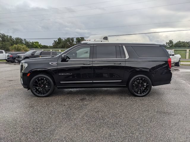 Used 2023 GMC Yukon XL Denali AWD/4WD image 7