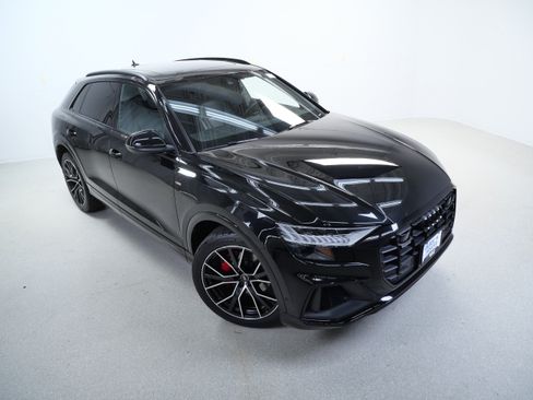 Used 2023 Audi Q8 Premium Plus w/ Premium Plus Package AWD/4WD image 4
