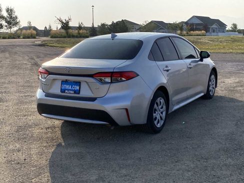 Used 2022 Toyota Corolla LE image 12