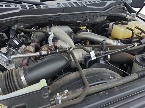 Used 2021 Ford F250 Lariat w/ Lariat Ultimate Package image 13