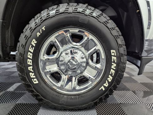 Used 2024 RAM 2500 Tradesman w/ Chrome Appearance Group image 6