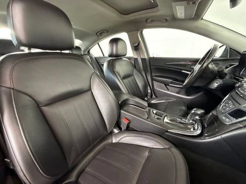Used 2017 Buick Regal AWD image 30