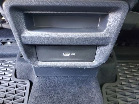 Certified 2022 Volkswagen Taos SE image 12
