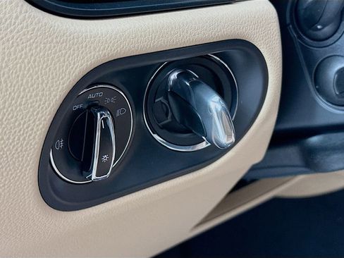 Certified 2026 Porsche Macan AWD/4WD image 11
