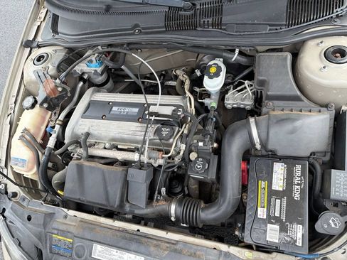Used 2004 Chevrolet Cavalier Sedan w/ Preferred Equipment Group FWD image 18