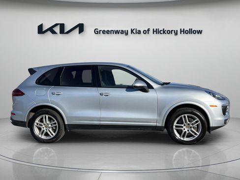 Used 2017 Porsche Cayenne Platinum Edition image 8