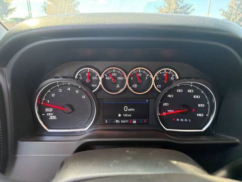 Used 2021 Chevrolet Silverado 1500 LT AWD/4WD image 16