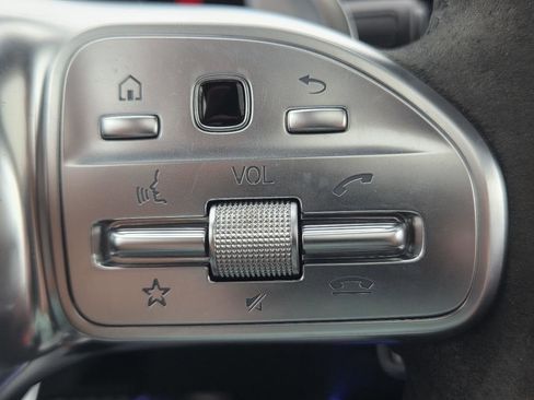 Used 2022 Mercedes-Benz GLB 35 AMG 4MATIC image 37