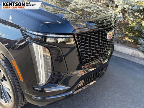 Used 2025 Cadillac Escalade ESV Sport image 14