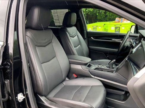 Used 2025 Cadillac XT5 Premium Luxury w/ Technology Package AWD/4WD image 7