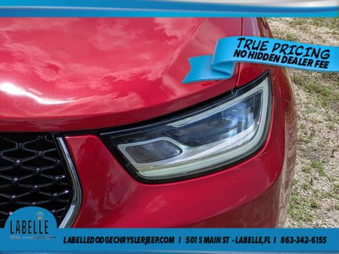 Used 2025 Chrysler Pacifica Select AWD/4WD image 10