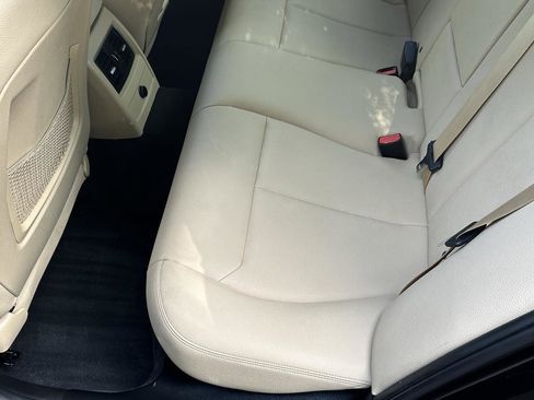 Used 2018 BMW 320i Sedan image 17