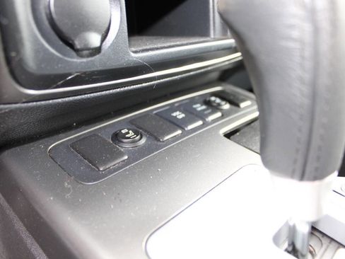 Used 2010 Nissan Armada SE image 18