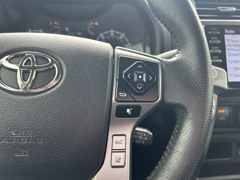 Used 2022 Toyota 4Runner SR5 Premium image 19