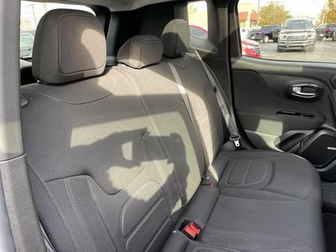 Used 2021 Jeep Renegade Latitude w/ Sun & Sound Group image 16