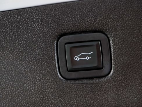 Used 2019 Chevrolet Blazer RS FWD image 30