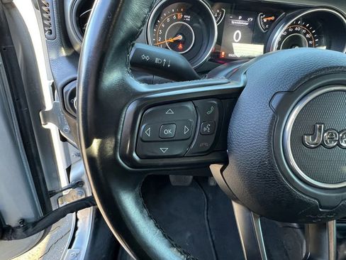 Used 2022 Jeep Gladiator Sport image 19