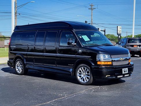 Used 2021 Chevrolet Express 3500 LS w/ Chrome Appearance Package RWD image 11