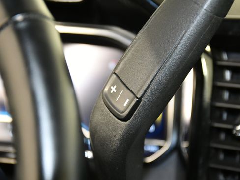 Used 2025 Chevrolet Silverado 1500 LT image 25