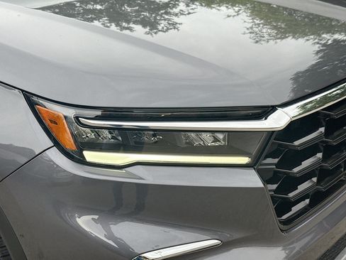 Certified 2025 Honda Pilot Touring image 35