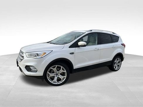 Used 2019 Ford Escape Titanium image 3