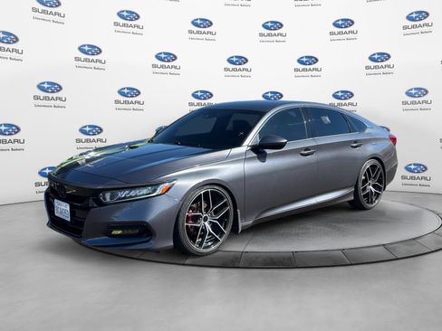 Used 2018 Honda Accord Sport image 2
