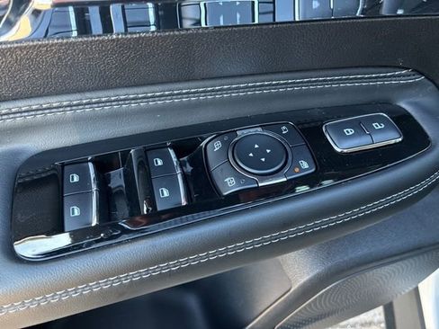 Used 2024 Lincoln Corsair AWD w/ Equipment Group 101A image 17