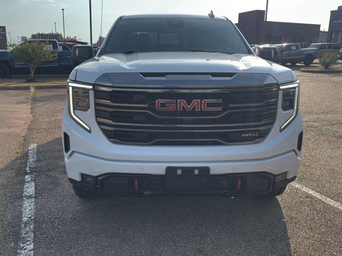 Used 2022 GMC Sierra 1500 AT4 w/ AT4 Premium Package AWD/4WD image 31