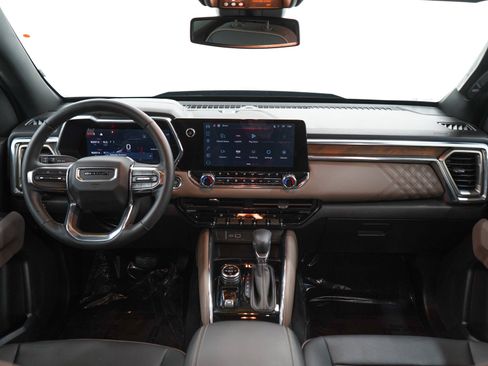Used 2024 GMC Canyon Denali AWD/4WD image 13