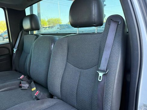 Used 2006 Chevrolet Silverado 2500 W/T image 34