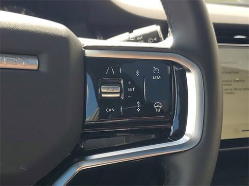 Certified 2025 Land Rover Discovery Sport Dynamic SE image 29