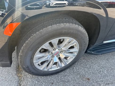 Used 2024 GMC Yukon Denali w/ Advanced Technology Package AWD/4WD image 2