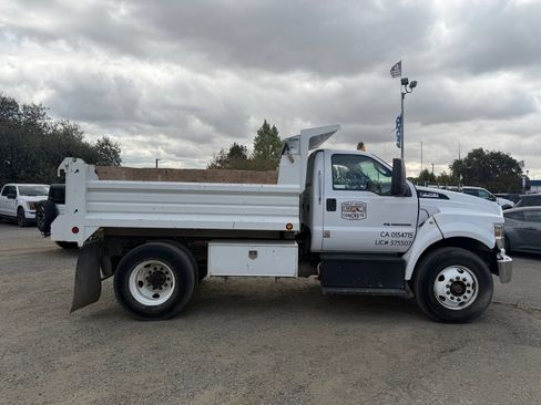 Used 2022 Ford F750 2WD Regular Cab Super Duty image 6