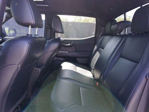 Used 2021 Toyota Tacoma TRD Off-Road w/ TRD Premium Off Road Package image 13