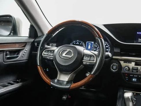 Used 2018 Lexus ES 350 w/ Luxury Package w/Wood Trim image 15