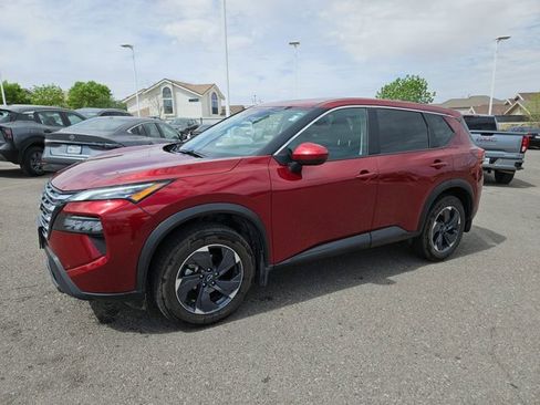 Certified 2025 Nissan Rogue SV image 1