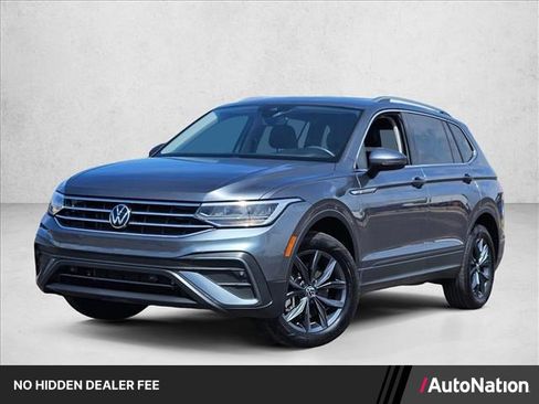 Used 2023 Volkswagen Tiguan SE FWD image 1