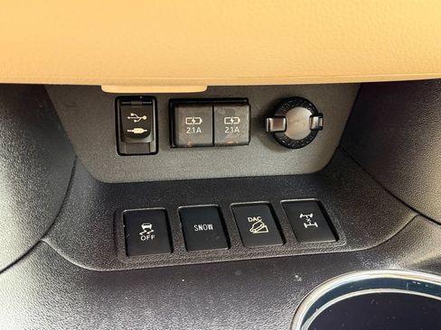 Used 2019 Toyota Highlander Limited AWD/4WD image 24