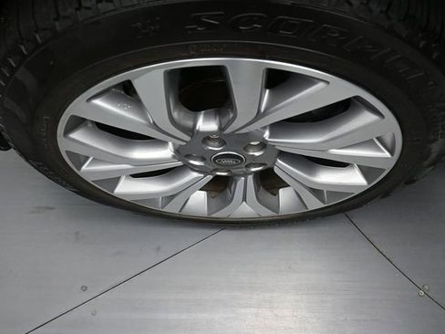 Used 2020 Land Rover Range Rover Autobiography image 18