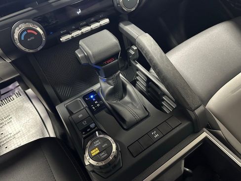 Used 2025 Toyota Tacoma TRD Off-Road image 40