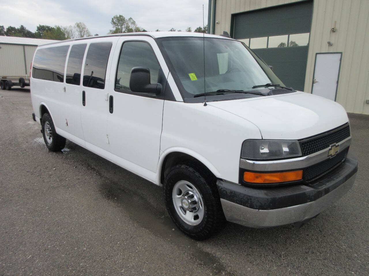 Used 2016 Chevrolet Express 3500 LT w/ LT Preferred Equipment Group RWD image 8