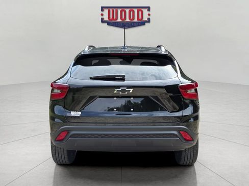 New 2026 Chevrolet Trax LT w/ Driver Confidence Package FWD image 3