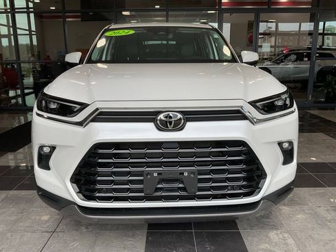 Certified 2024 Toyota Grand Highlander AWD image 2