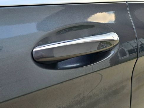 Used 2015 Mercedes-Benz C 300 Sedan image 18