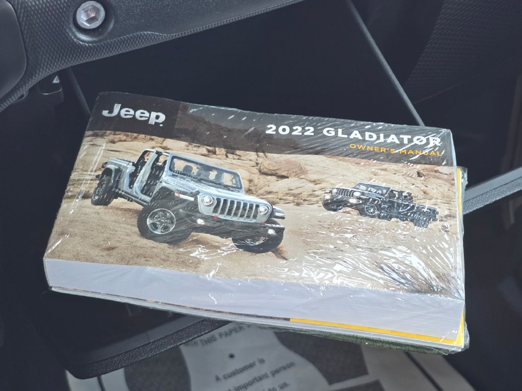 Used 2022 Jeep Gladiator Sport AWD/4WD image 25
