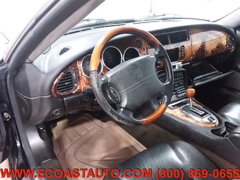 Used 2005 Jaguar XK8 Convertible image 12