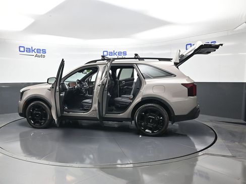 Certified 2024 Kia Sorento SX Prestige image 60