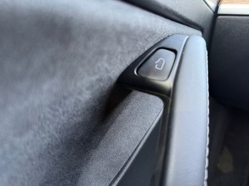 Used 2023 Tesla Model Y AWD image 26