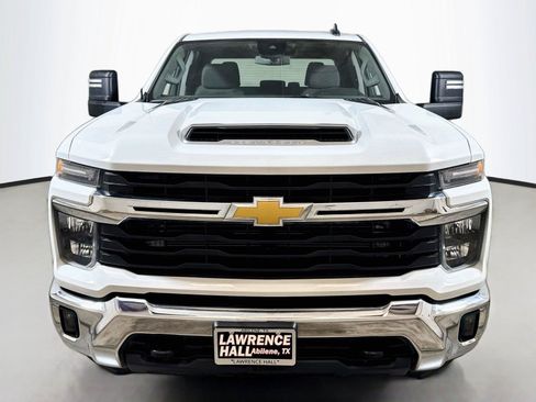Used 2025 Chevrolet Silverado 2500 LT w/ Convenience Package AWD/4WD image 2